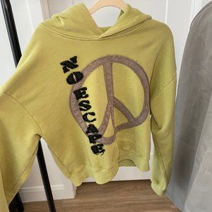 Vale No Escape Hoodie in Green size small